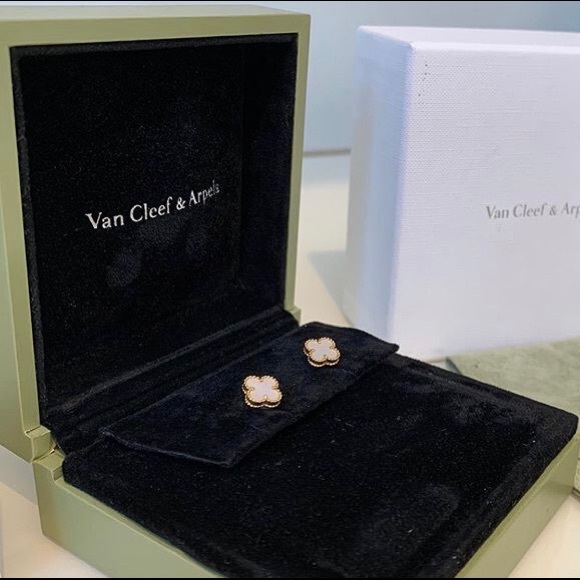 VCA Sweet Alhambra Earstuds - Picture 1 of 1